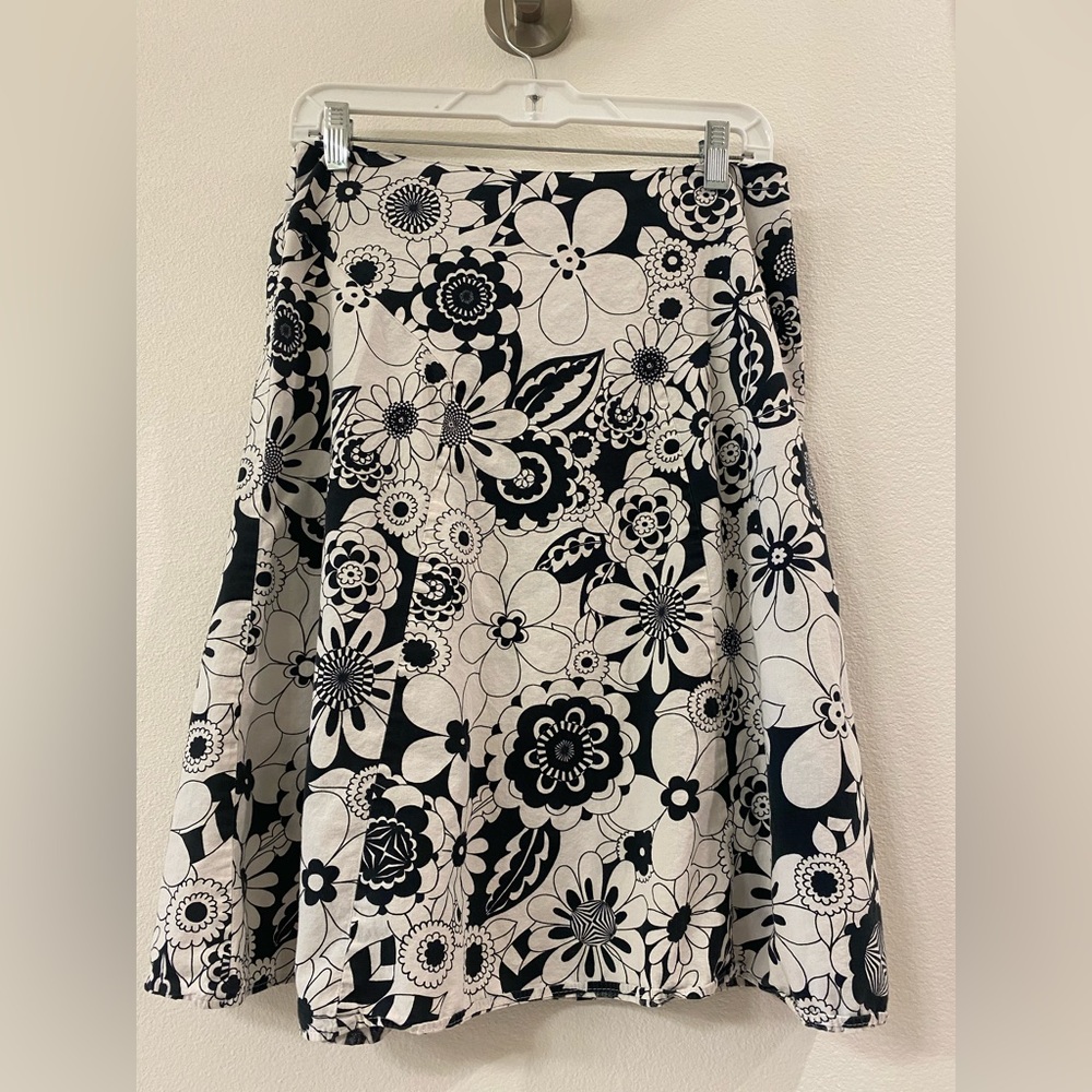 Small vintage floral midi skirt